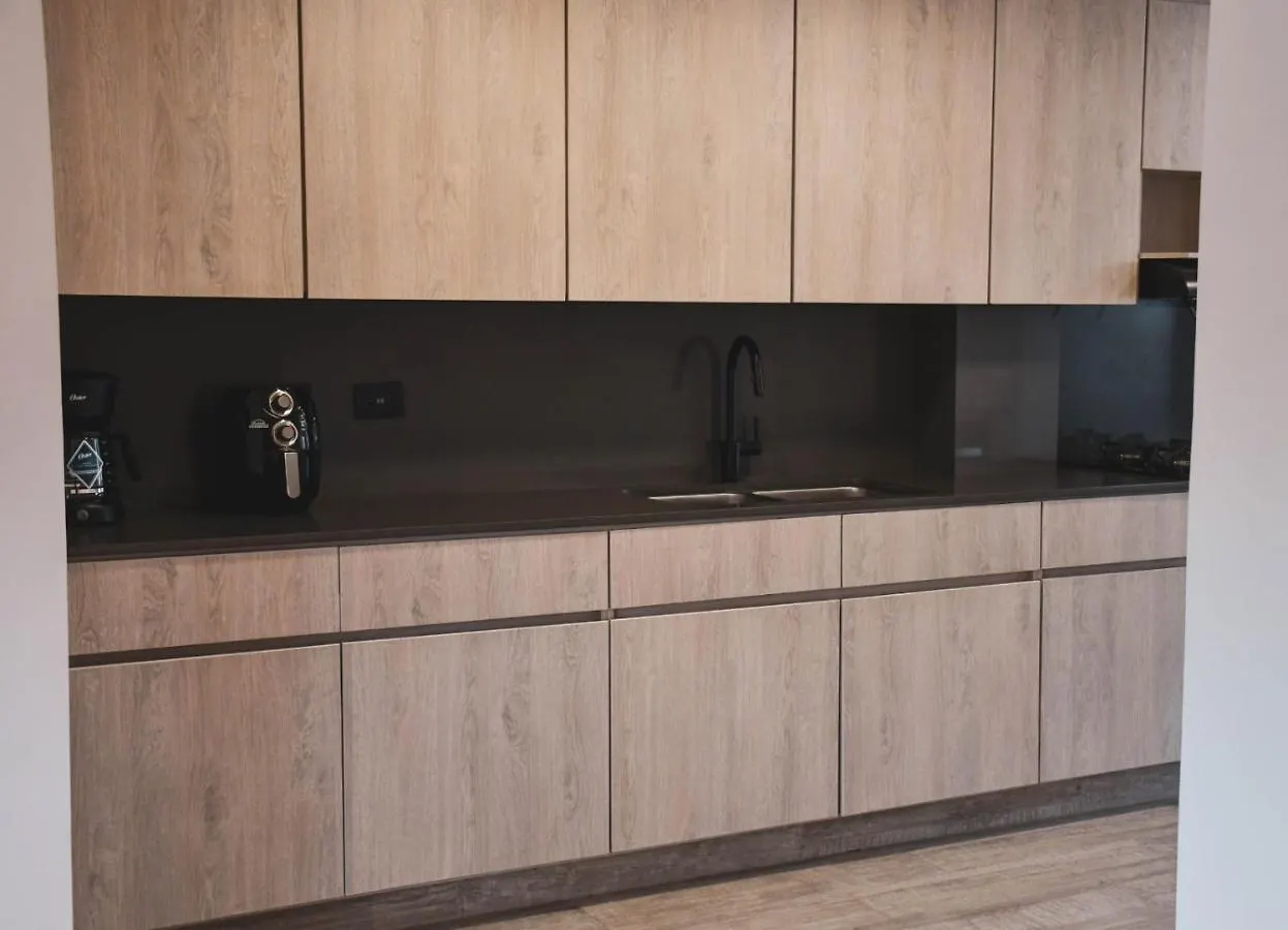 アパート メデジンApartamento En Laureles En Zona Rosaアパートメント