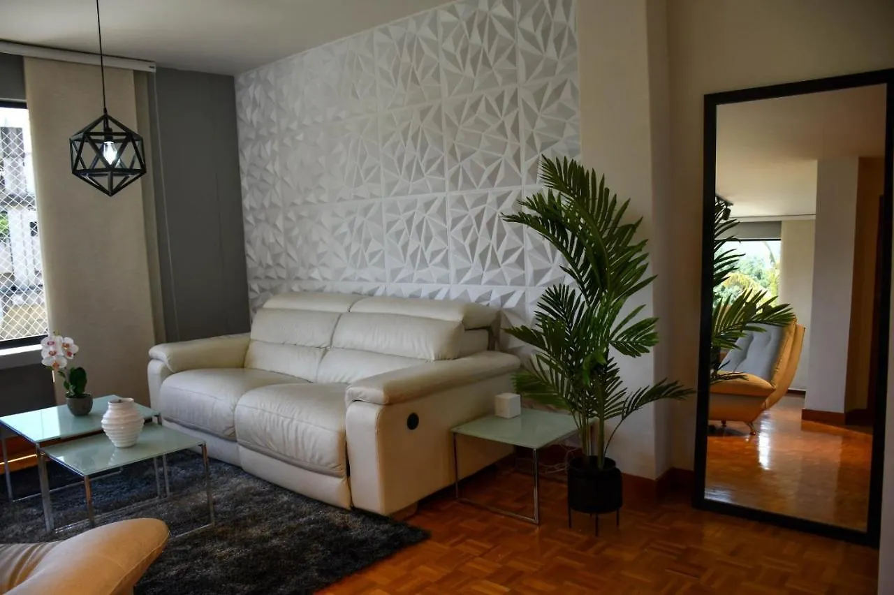 メデジンApartamento En Laureles En Zona Rosaアパートメント メデジン