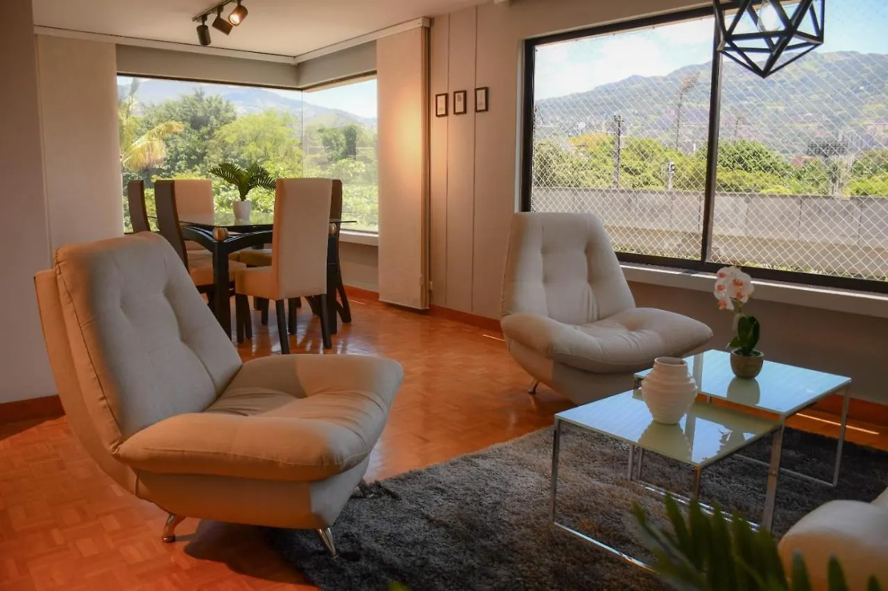 メデジンApartamento En Laureles En Zona Rosaアパートメント アパート